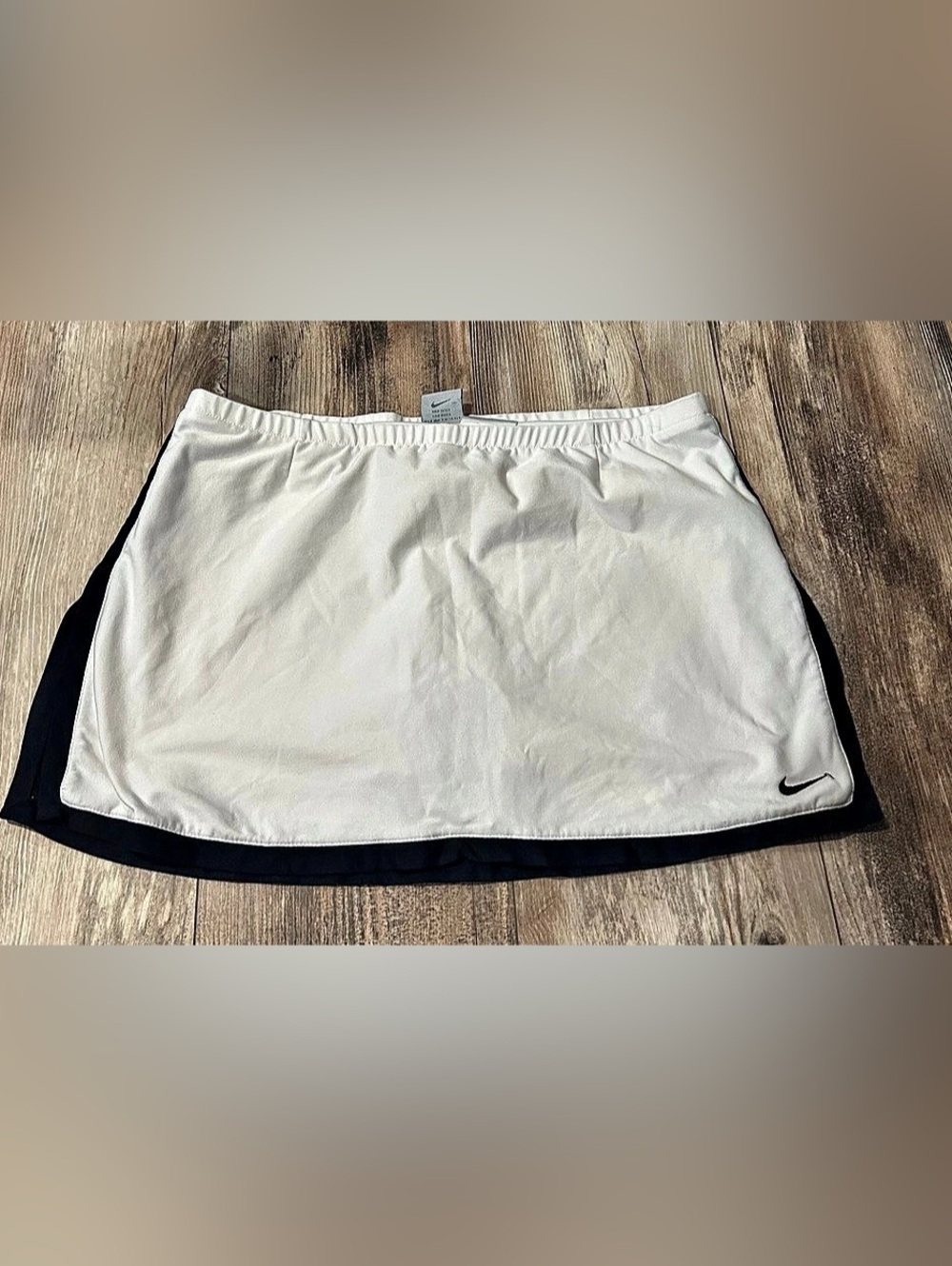 Nike Dri-Fit Black-Bordered Athletic Tennis/Golf Skort in white with black trim
